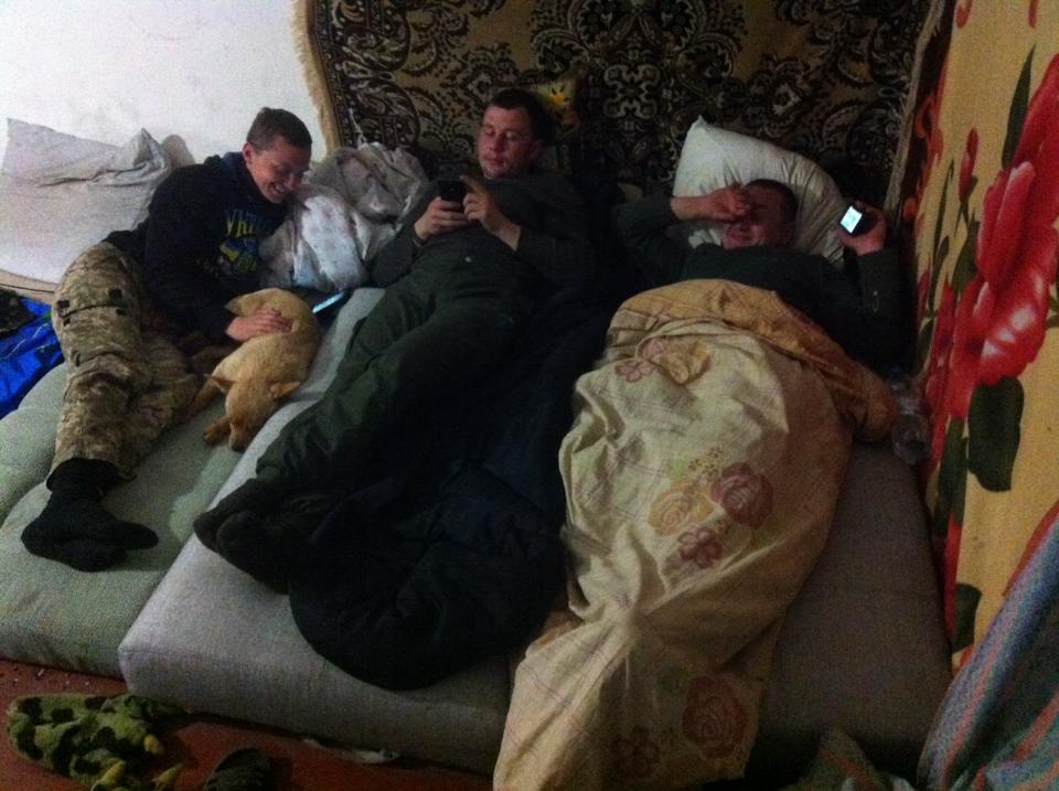 Чим займаються на Донбасі найкращі друзі бійців АТО-3 - фото 8