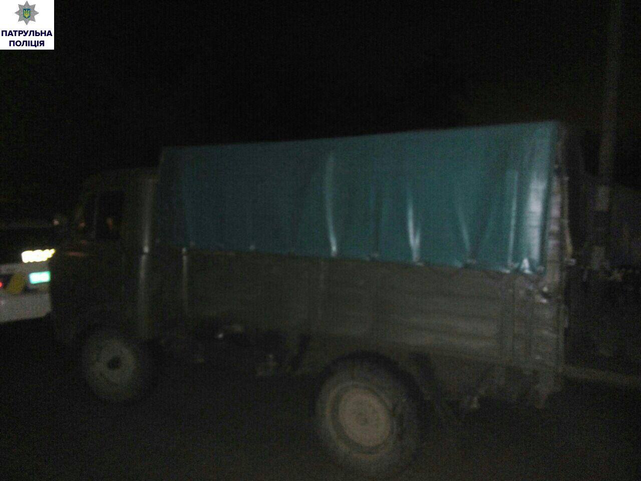 У Миколаєві впіймали вантажівку, що перевозила сумнівне паливо