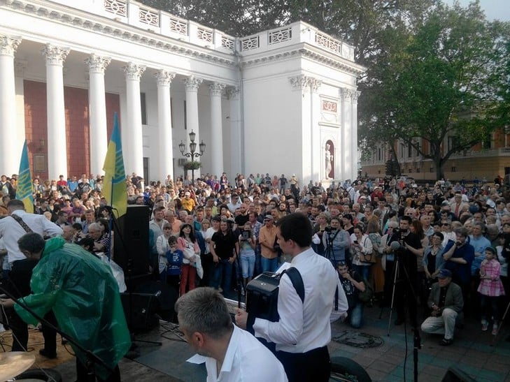 На "антитруханівському майдані" в Одесі виступив Орест Лютий - фото 9