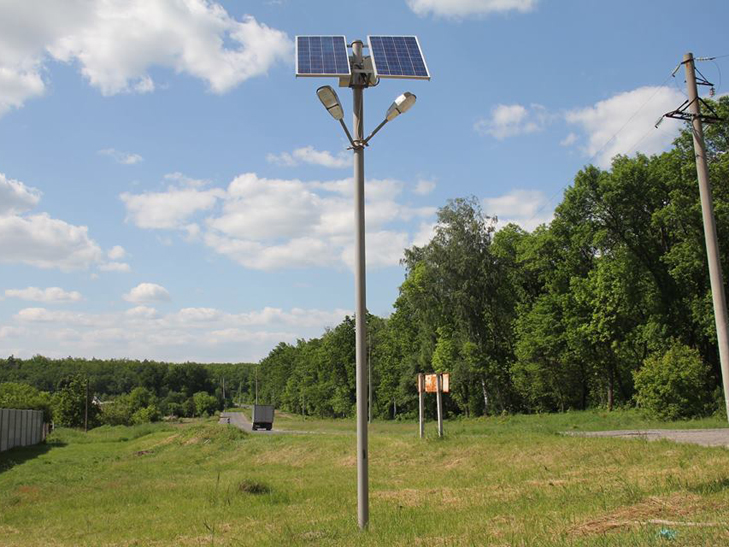 Села поблизу Сум встановлюють вуличні ліхтарі на сонячних батареях - фото 1