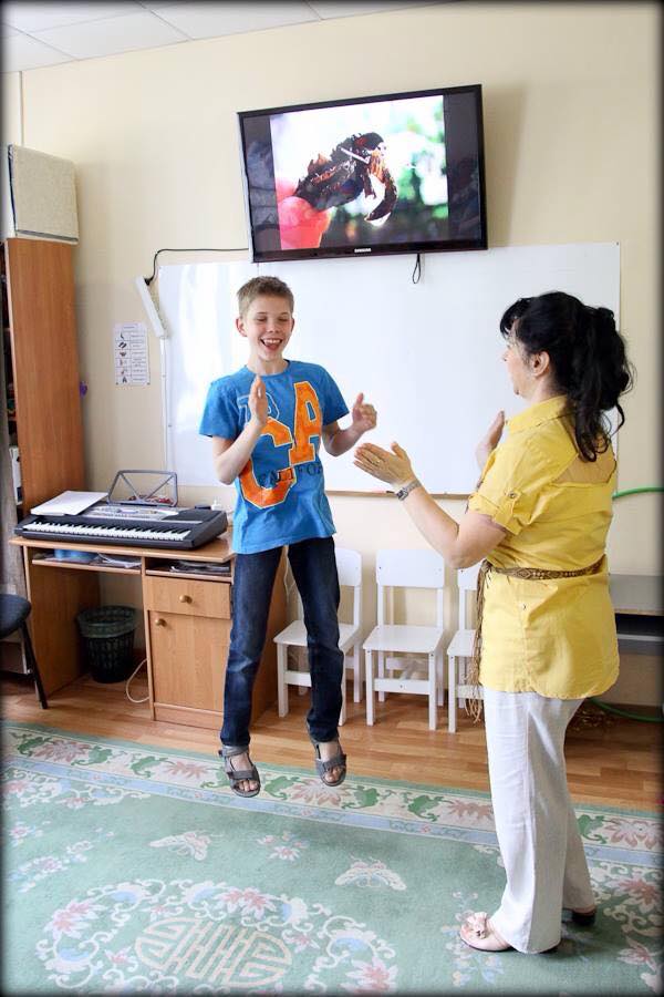 Нестрашний діагноз: Як у єдиному на Луганщині центрі реабілітують "сонячних дітей" - фото 6