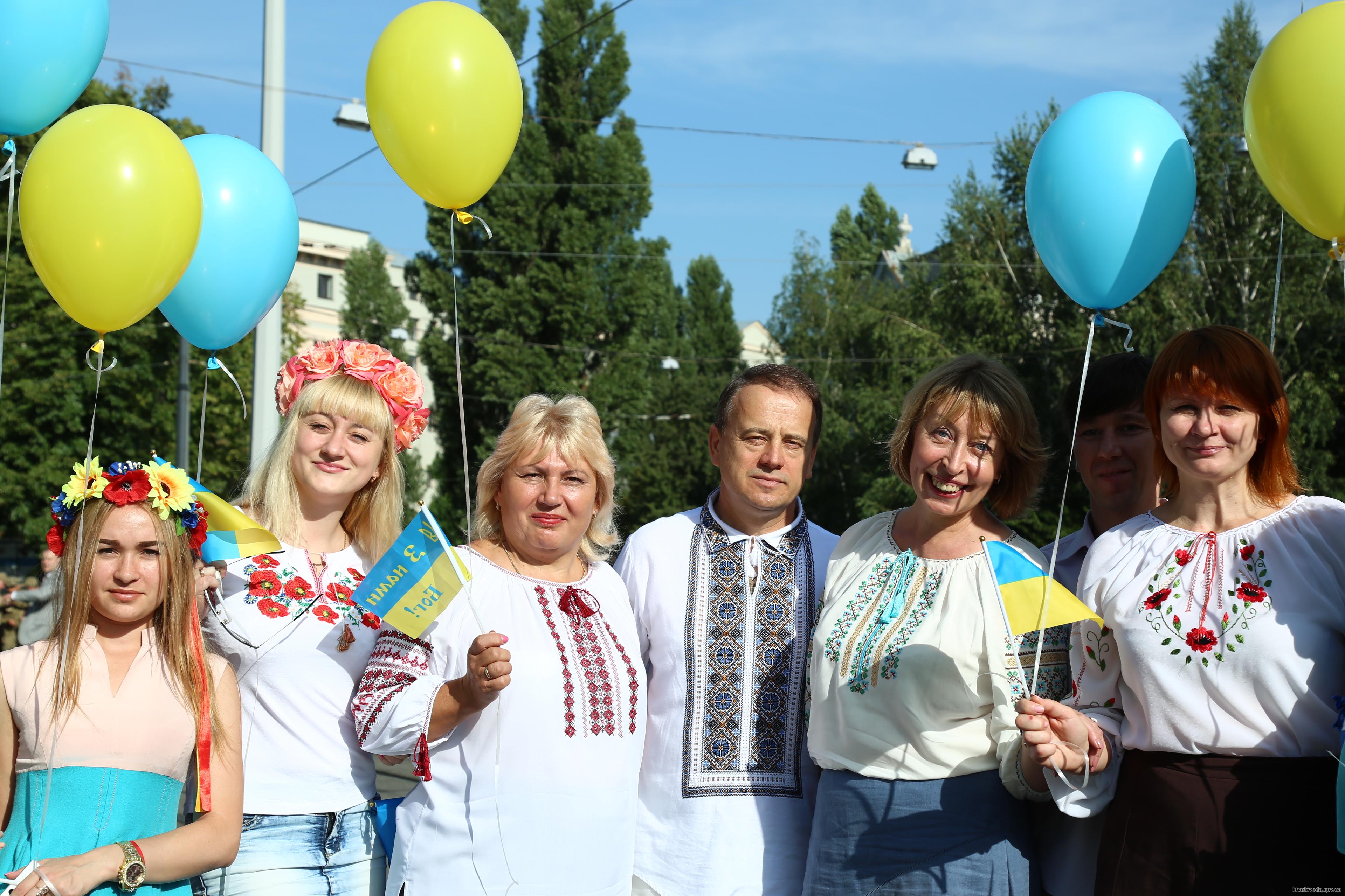 На найвищому флагштоці Харкова підняли прапор України  - фото 3