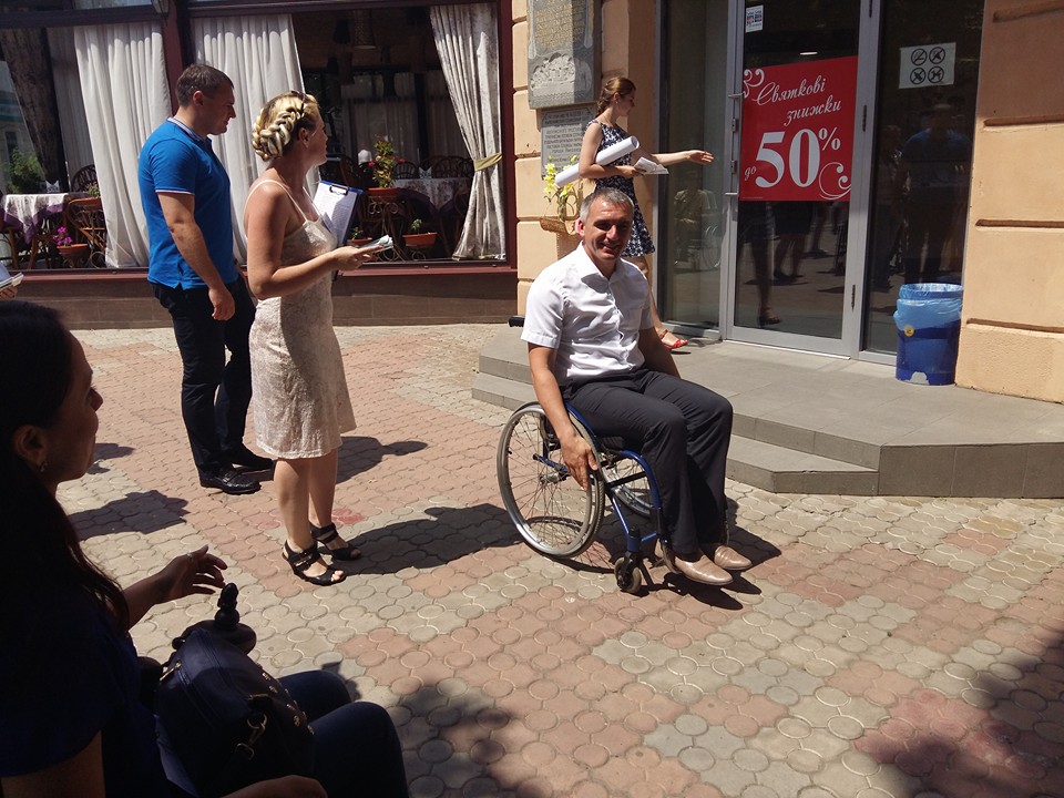 Мера Миколаєва посадили в інвалідний візок - фото 3