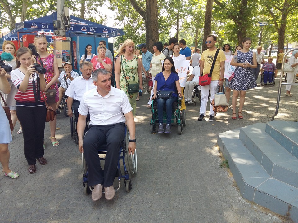 Мера Миколаєва посадили в інвалідний візок - фото 2