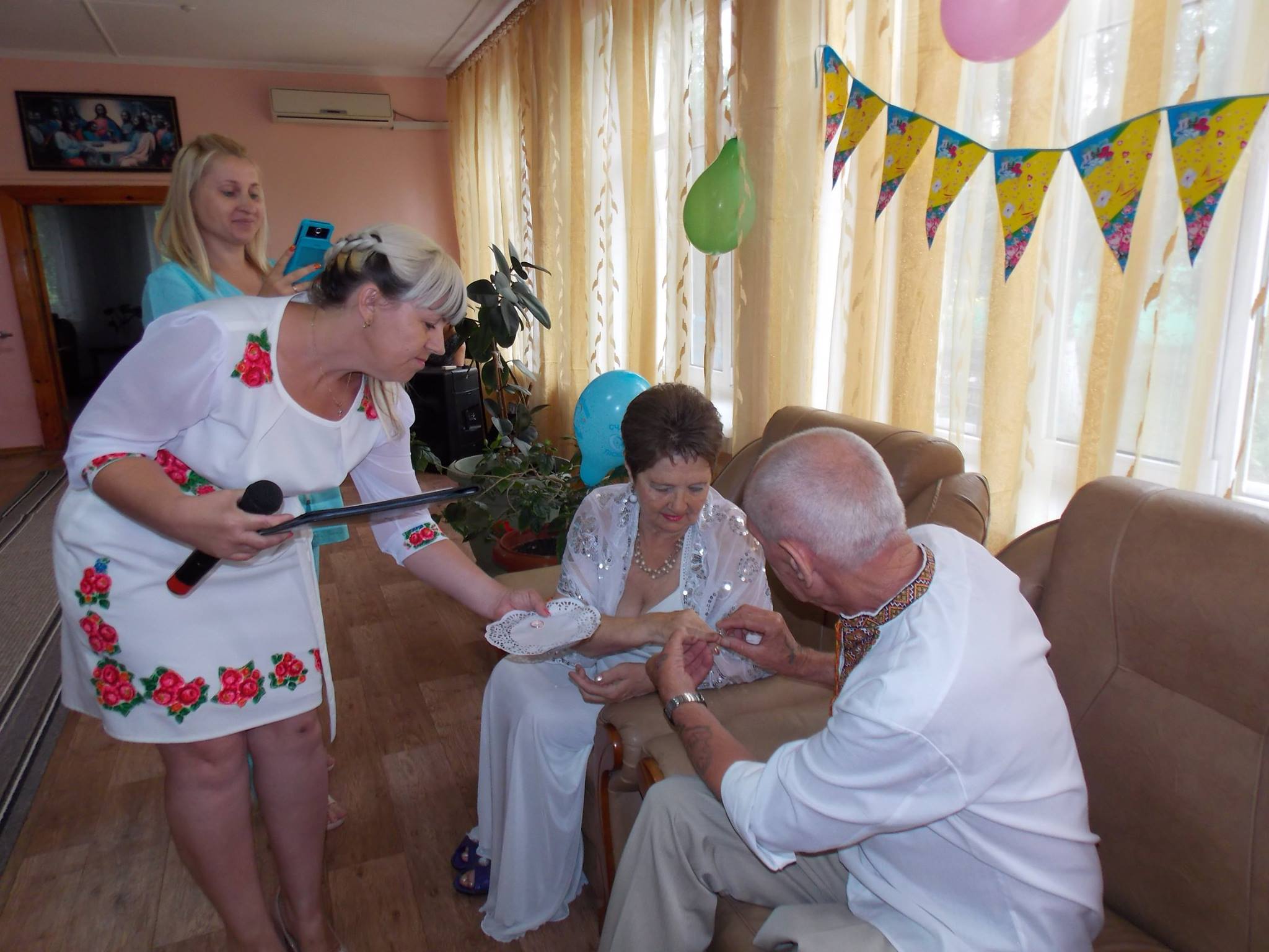 На Миколаївщині в Будинку милосердя зіграли весілля - фото 1