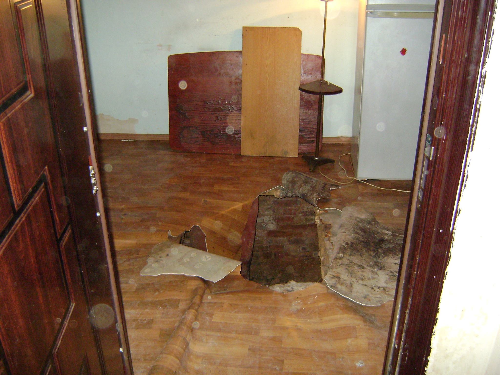 У Миколаєві жінка провалилась у підвал 100-річного будинку - фото 1
