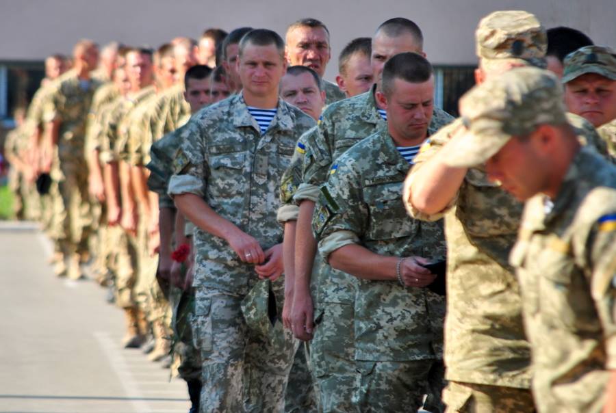 У Миколаєві попрощались з 23-річним військовим, що загинув під Маріуполем - фото 1