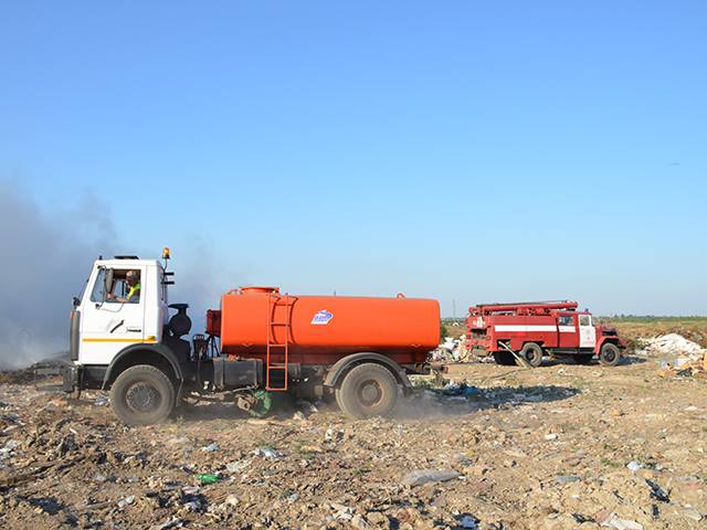 На Миколаївщині знов палало стихійне сміттєзвалище - фото 1