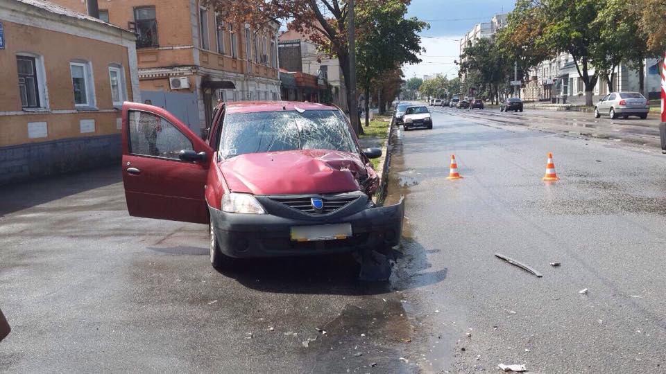 У Харкові зіткнулися авто: постраждали чотири людини  - фото 1