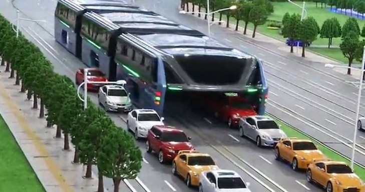 В Китаї випробували автобус, який буде їздити над автівками - фото 2
