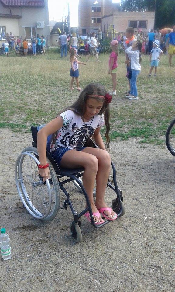  Вінничан на "Інклюзивному марафоні" навчали допомагати  людям з інвалідністю  - фото 3
