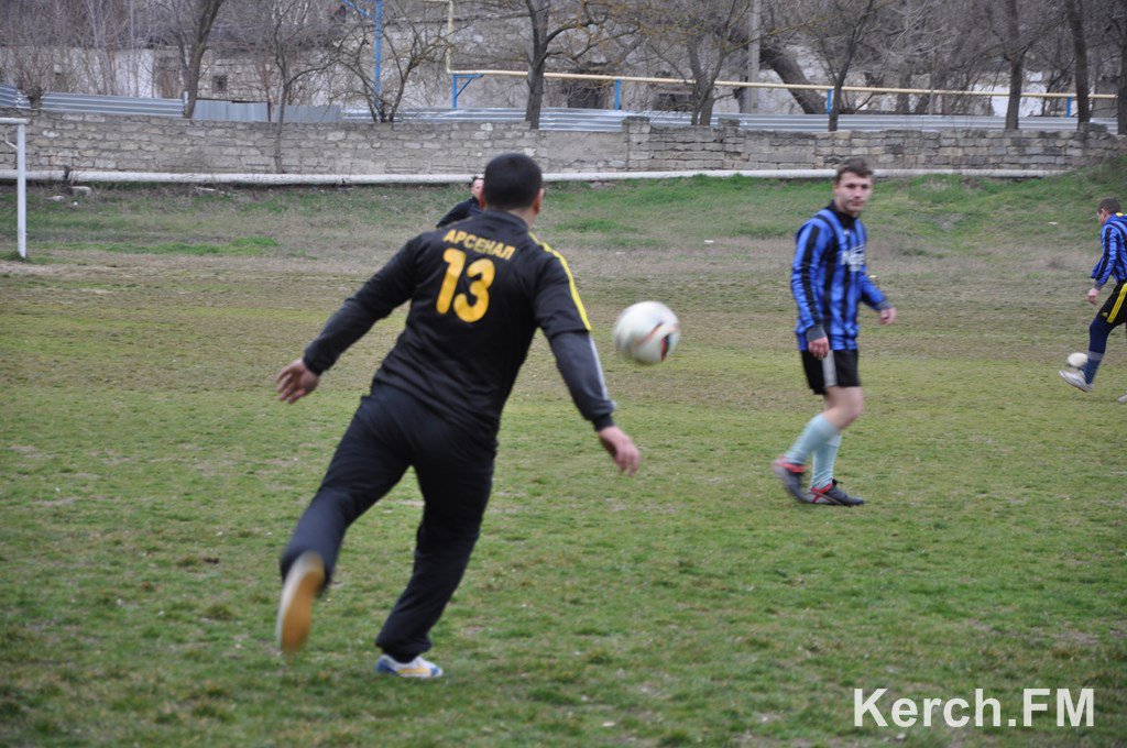 Хроніки окупації Криму: як керченські морпіхи з окупантами у футбол грали - фото 4