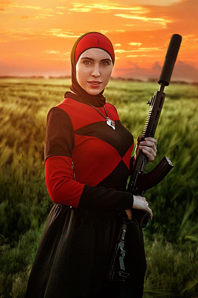 Романтичний захід сонця та зброя: Чеченська снайперка АТО постала у новому образі - фото 2