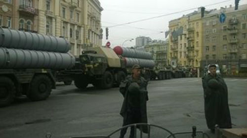 Як військові у центрі Києва пили каву в очікуванні параду - фото 2