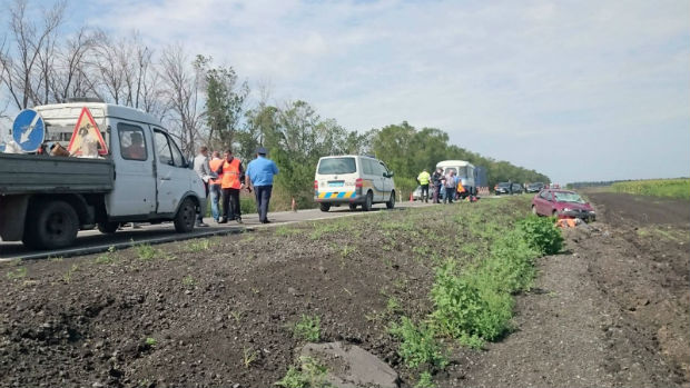 На Харківщині стали відомі подробиці смертельного ДТП із дорожніми робітниками - фото 1