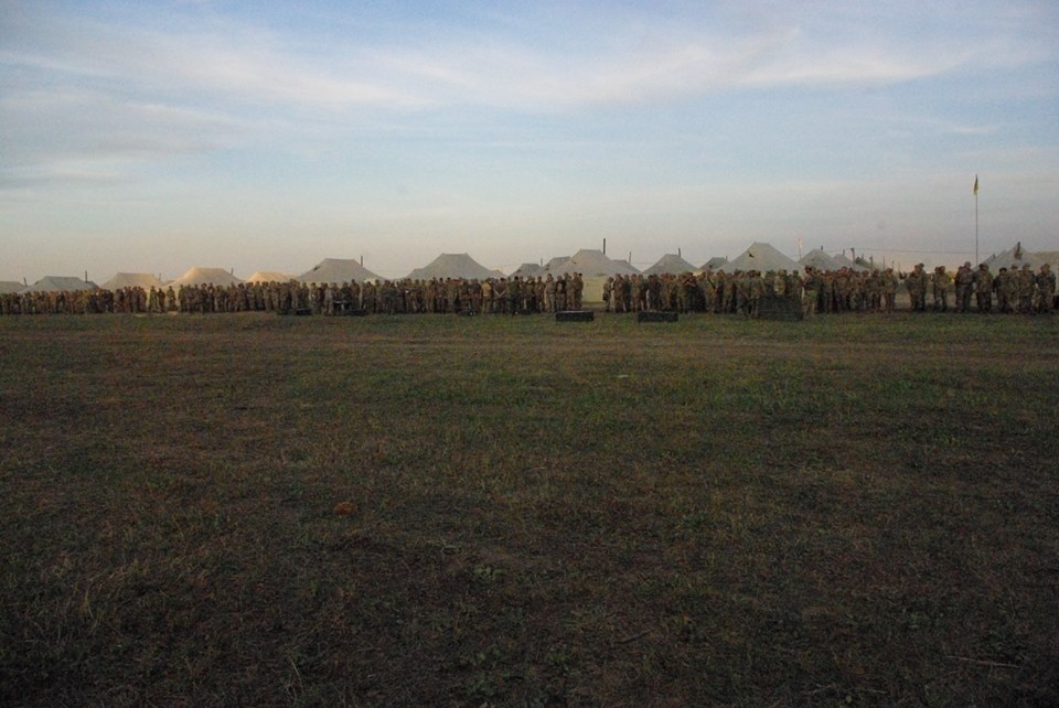 Під Харковом зібрали армійський резерв для військових навчань  - фото 6