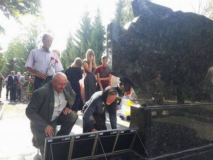 На Вінниччині відкрили пам'ятник загиблим 