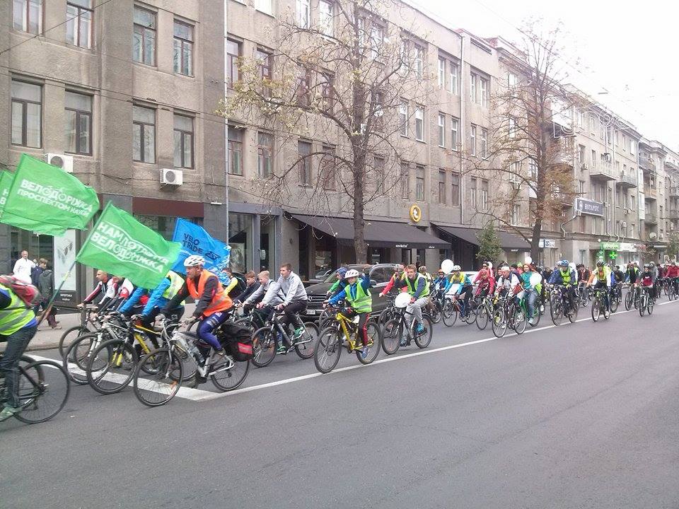 Центром Харкова пройшла багатокілометрова колона велосипедистів - фото 5