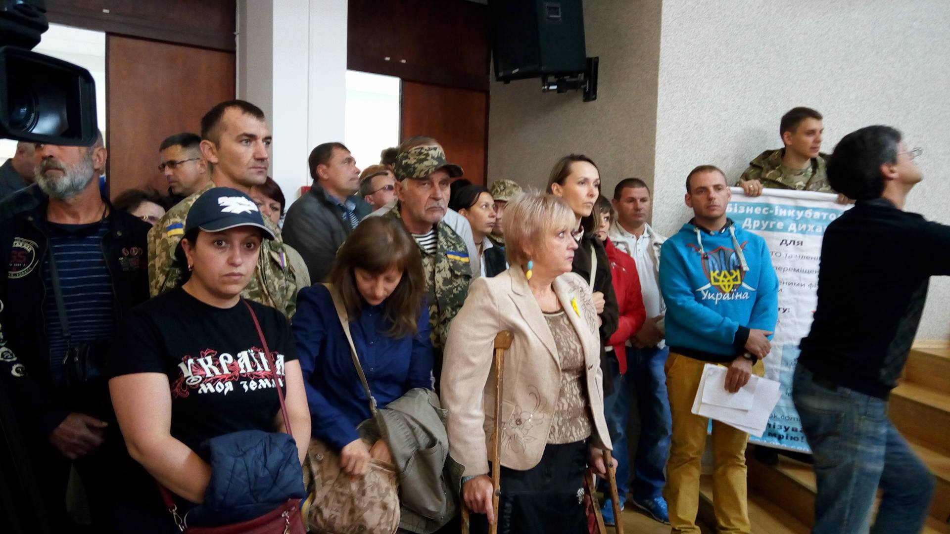 У Миколаєві АТОшники ледь не побились з депутатами за бізнес-інкубатор - фото 2