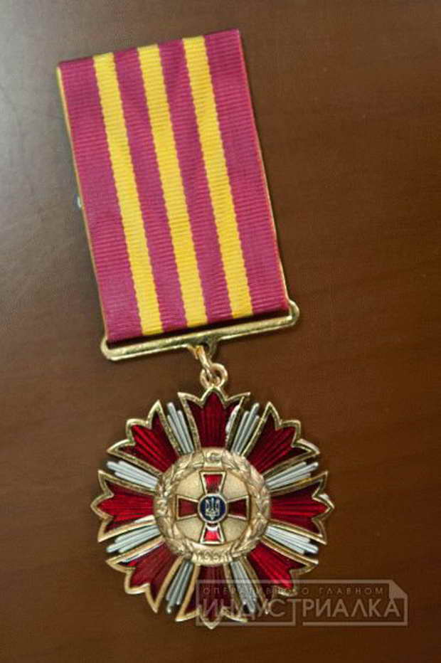 Генштаб нагородив засудженого за розгін Майдану екс-очільника Запорізької облради - фото 4