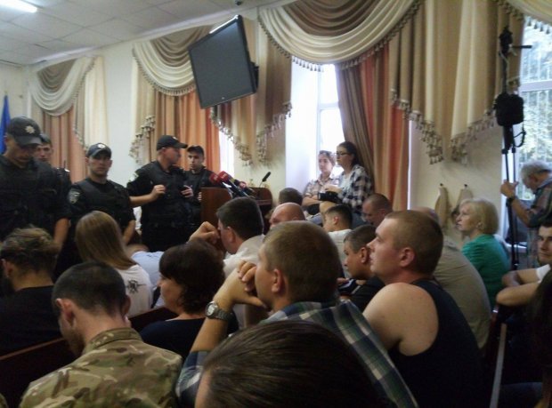 У київському суді почалися сутички  - фото 2