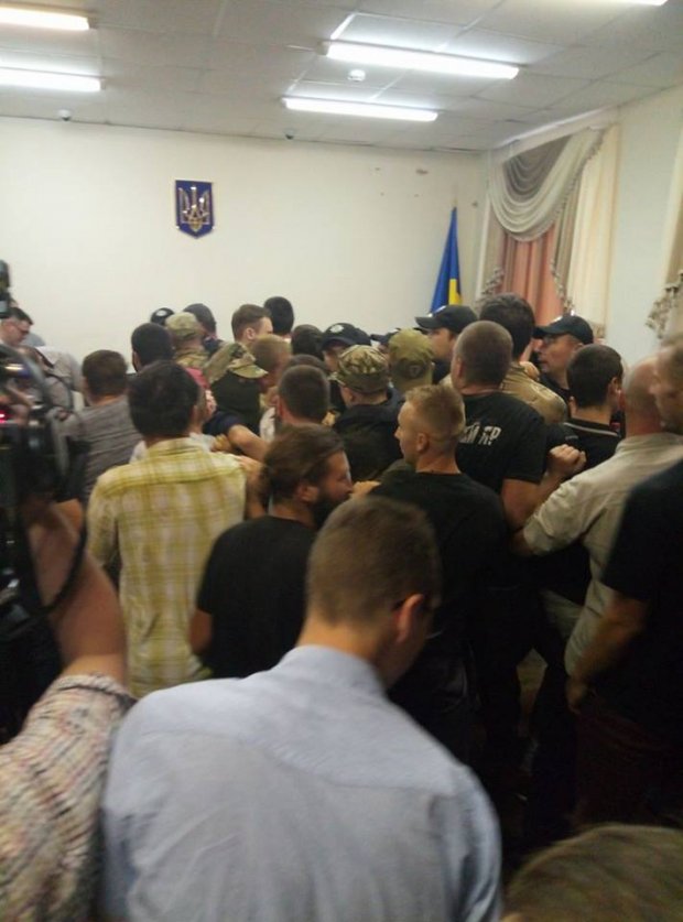 У київському суді почалися сутички - фото 1 У київському суді почалися сутички - фото 1