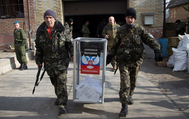 Підсумки тижня в “ДНР”: вибухи в Донецьку, заміна кураторів та ігри в "вибори" - фото 1