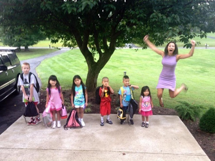 15 нестримно щасливих батьків, які, нарешті, відправляють дітей до школи - фото 10