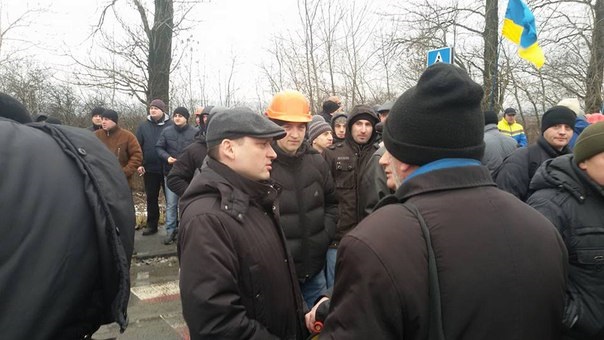 Львівські шахтарі перекрили трасу на Польщу - фото 2