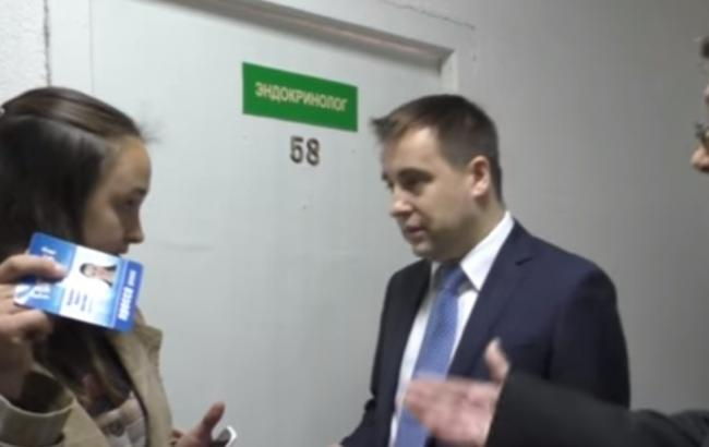 Охоронець російського міністра зламав кримській журналістці телефон - фото 1