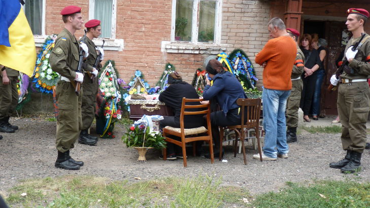 На Кропивниччині поховали бійця АТО, який пішов на війну заради доньки - фото 1