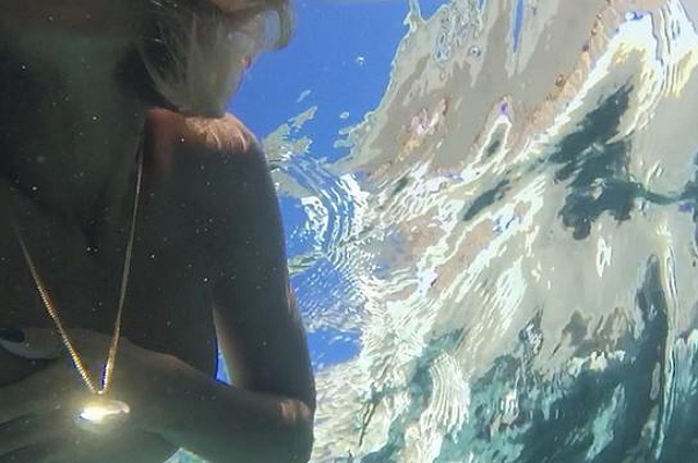 43-річна Гайді Клум знялася топлес під водою - фото 2