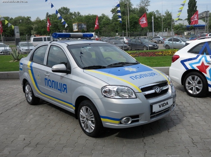 ЗАЗ презентував автівки для медиків та поліції - фото 3
