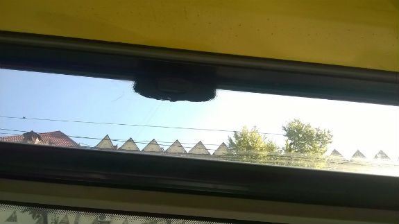 "Київпастранс" перевозить пасажирів у тролейбусах-душогубках  - фото 2