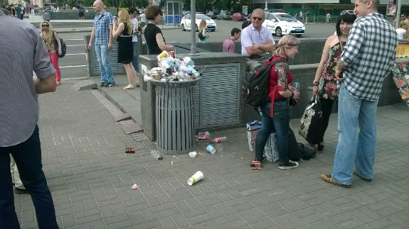 Святкування Дня Києва: непрацюючі фонтани на Майдані та черги за морозивом - фото 8