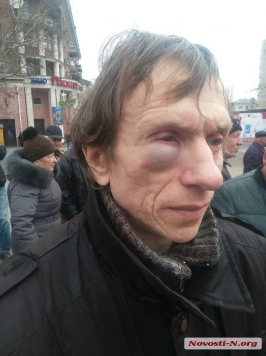 У Миколаєві невідомі в масках напали на мітинг комуністів - фото 5