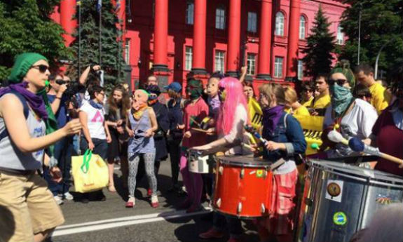 У Києві проходить Марш рівності (ХРОНІКА) - фото 3