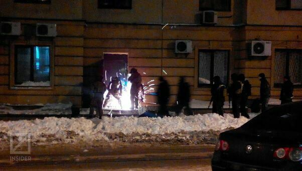 ЗМІ: Вночі СБУ штурмувала офіс в центрі Києва - фото 1