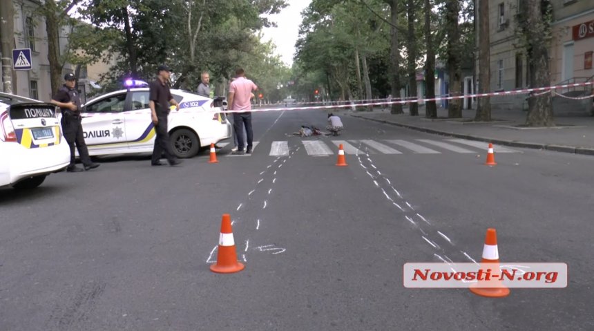 У центрі Миколаєва машина збила військовослужбовця і втекла з місця ДТП