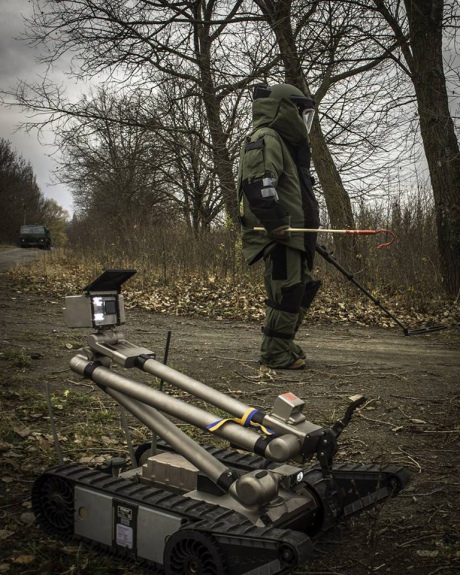 Десант роботів: Як Канада допомагає розміновувати Україну - фото 1