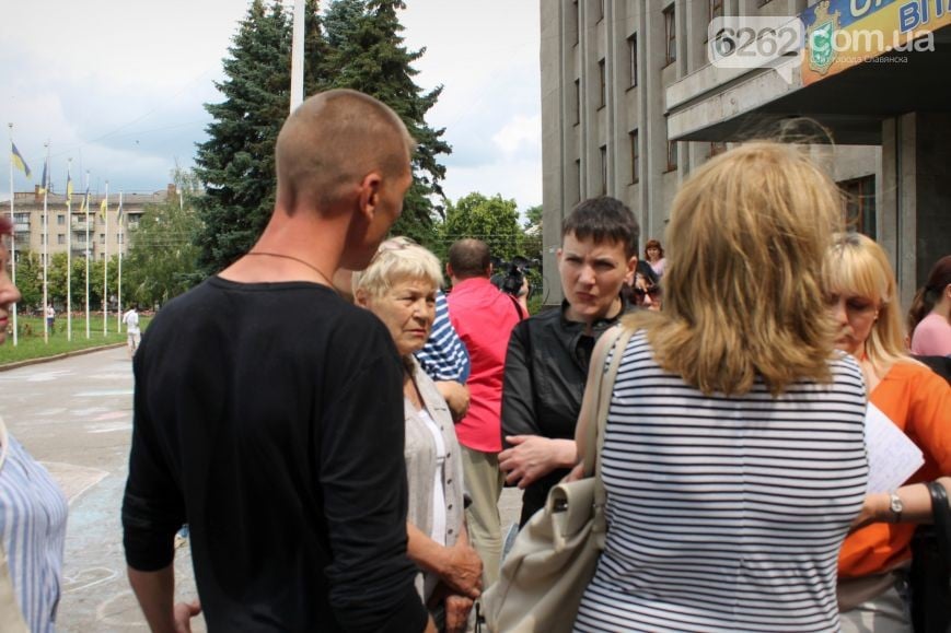 Надія Савченко приїхала в Слов'янськ та зайшла до мера (ФОТО) - фото 1