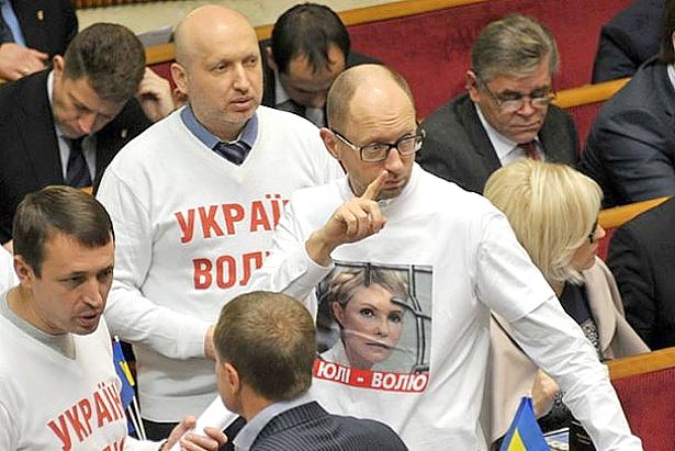 Тимошенко та Яценюк. Від кохання до ненависті - один рік (ФОТО) - фото 6