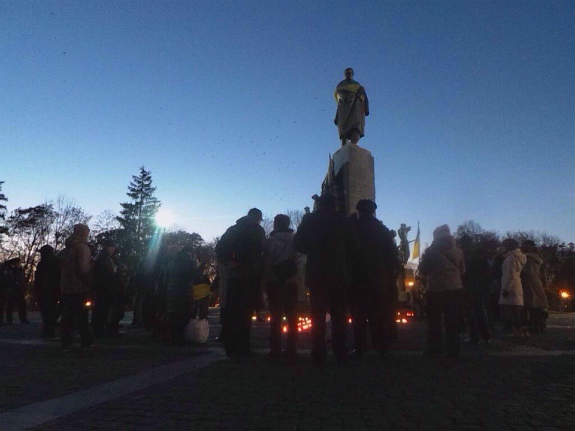 У Харкові вшанували пам'ять жертв Голодомору - фото 2