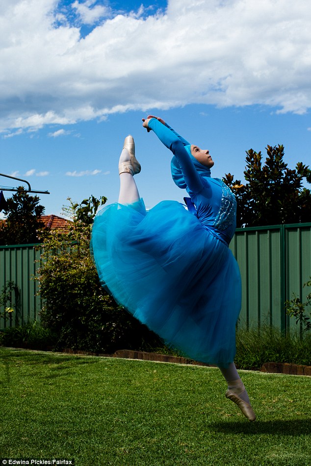 Як виглядає перша у світі мусульманська балерина в хіджабі  - фото 2