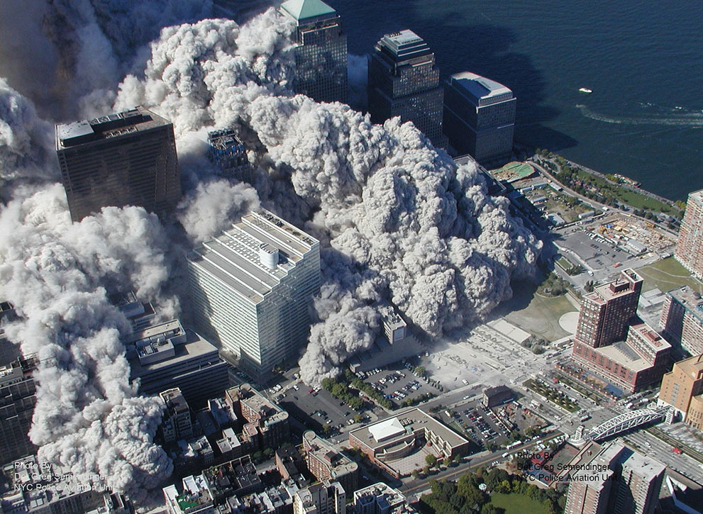 Трагедія 9/11: Сьогодні 14-та річниця наймасштабнішого теракту в історії США (ФОТО, ВІДЕО) - фото 7 Сегодня 14 годовщина самого масштабного теракта в истории США (фото, видео)