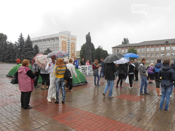 У Дніпродзержинську проти мера організували наметовий Майдан (ФОТО) - фото 1
