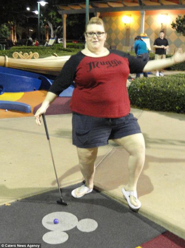 Жінка, яка застрягла на гірці в аквапарку, схудла на 70 кг завдяки стриптизу - фото 1