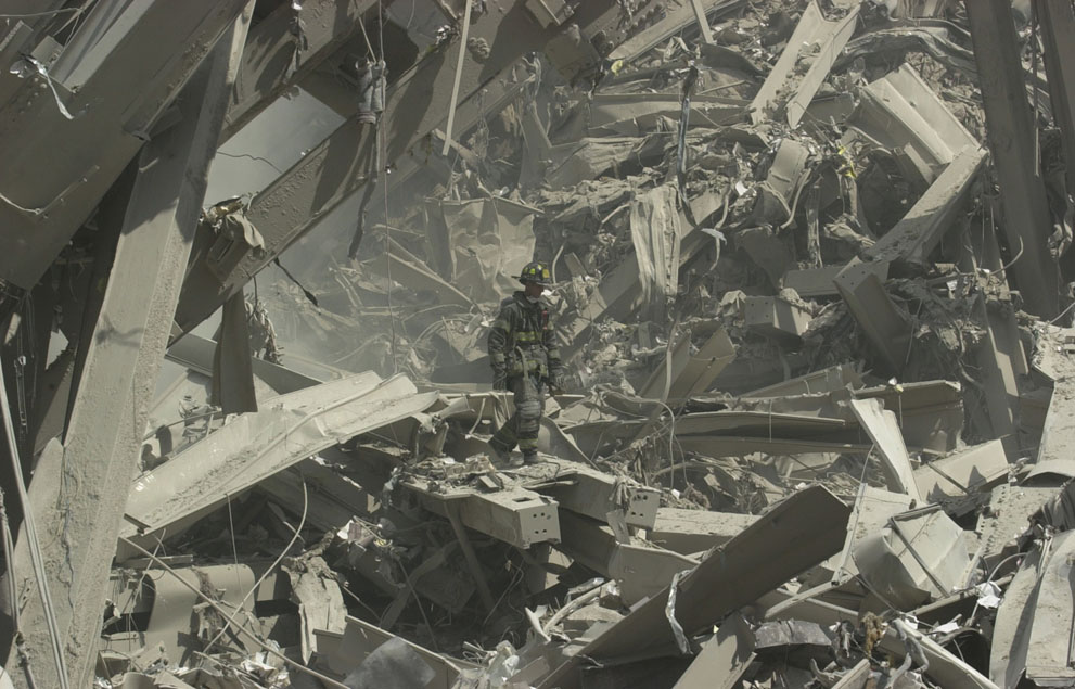 Трагедія 9/11: Сьогодні 14-та річниця наймасштабнішого теракту в історії США (ФОТО, ВІДЕО) - фото 12 Сегодня 14 годовщина самого масштабного теракта в истории США (фото, видео)