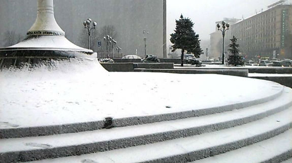 Наслідки несподіваного снігопаду у Києві - фото 6