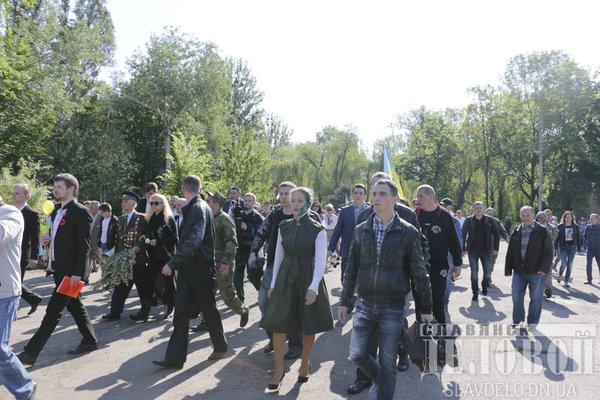 На Донбасі Королевську закидали яйцями та облили зеленкою  - фото 3